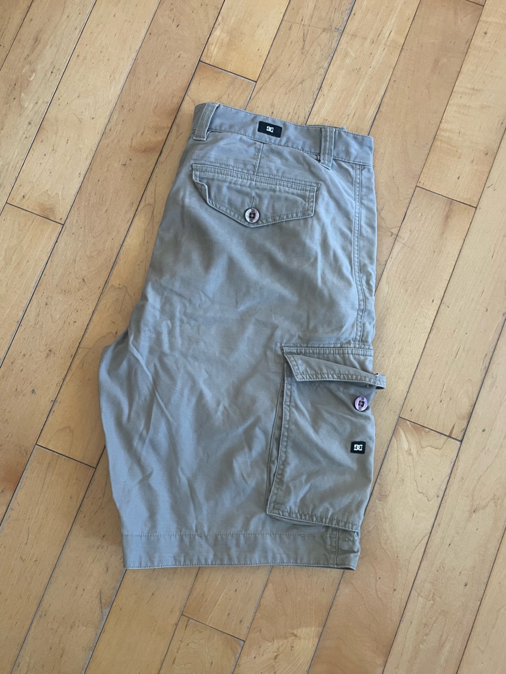 DC Men’s Olive-Tan Cargo Shorts